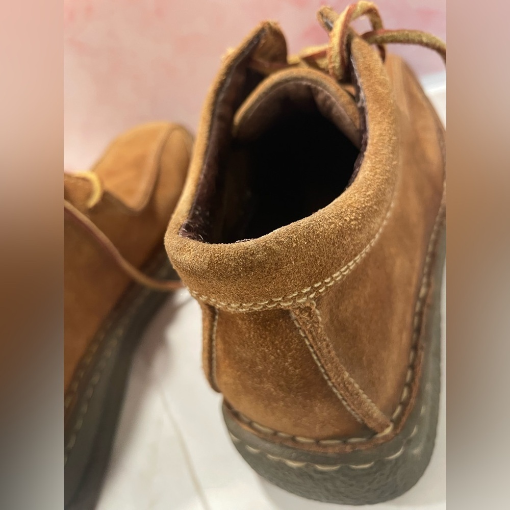 Born Woman’s Tan Suede Lace Up Boots Size 7 Leather Contrast Stitching Bootie - Picture 11 of 16